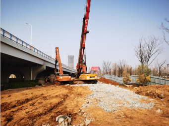 江西思绮建筑工程有限公司助力新赣南大道高架桥、沙河大道高架桥桩基建设，加快建设高架桥助力老区发展提速！项目是赣州“四横六纵一环”快速路网规划的重要“一横”“一纵”，项目建成有助于加快建设省域副中心城市，打造赣南现代化中心城市。